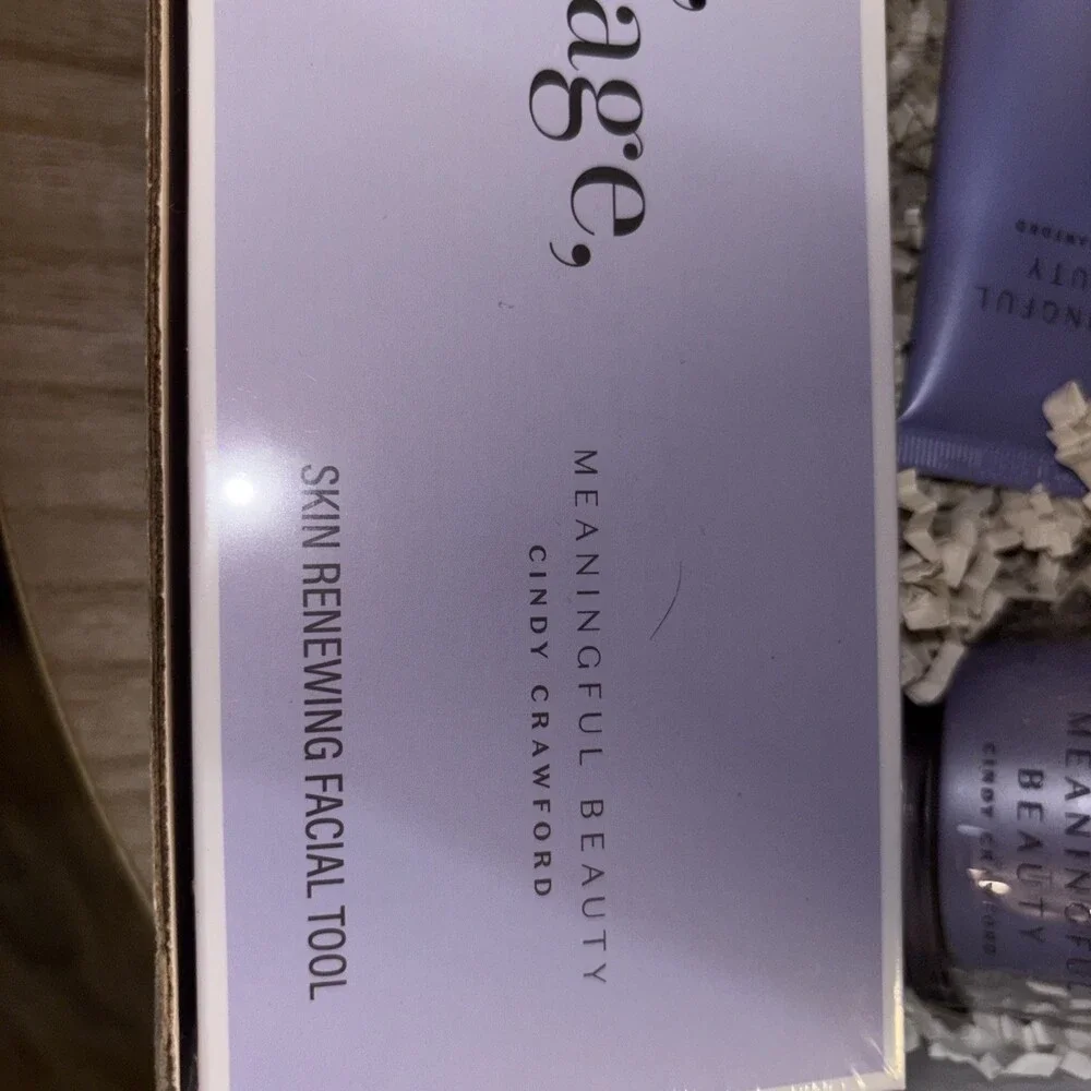 Meaningful Beauty 5 Pcs Set Cleanser Day Crème Brightener Red Light Tool
